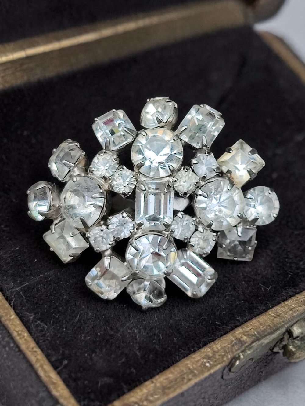Vintage Art Deco Rhinestone Brrooch